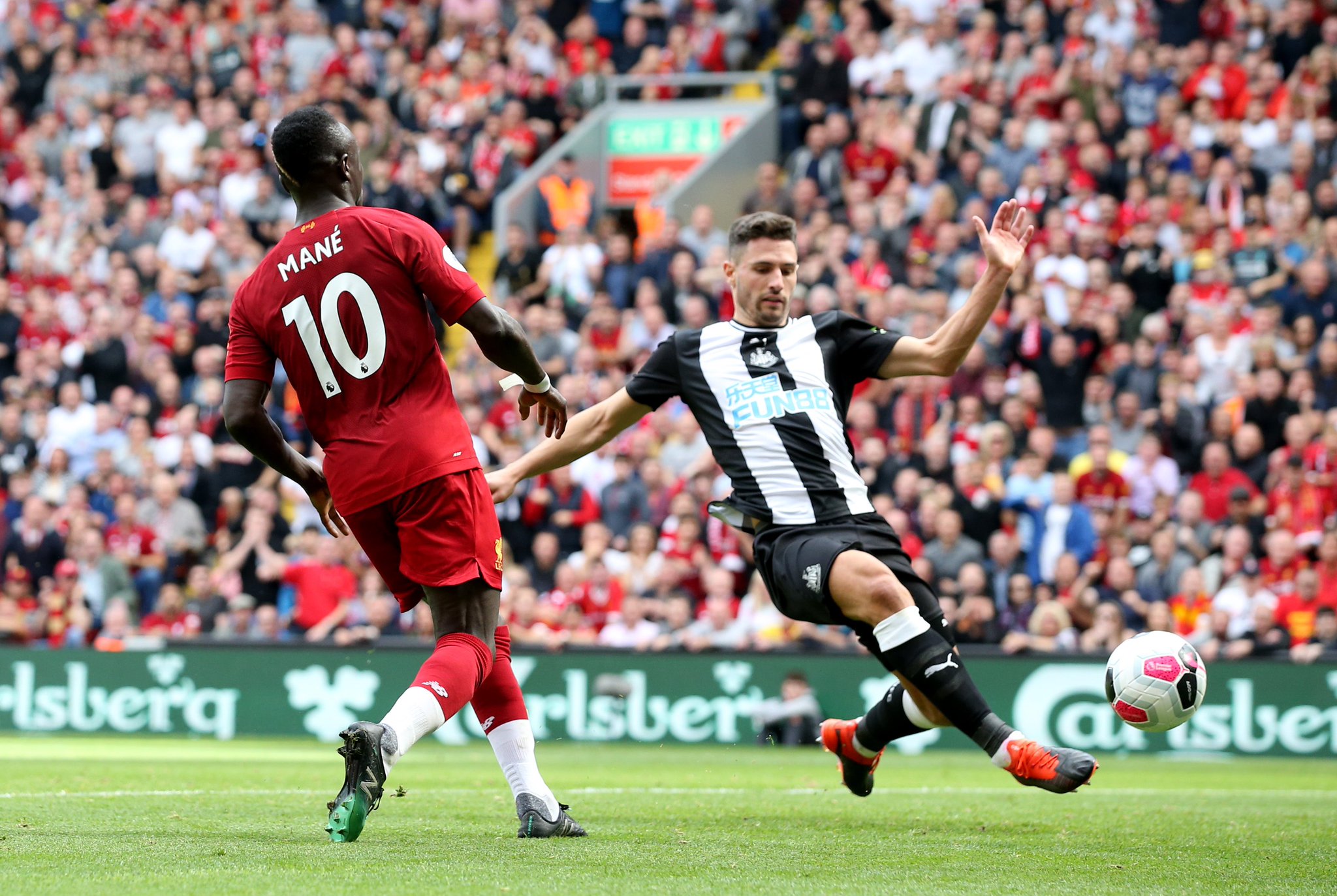 甲时效力于 甲时效力于